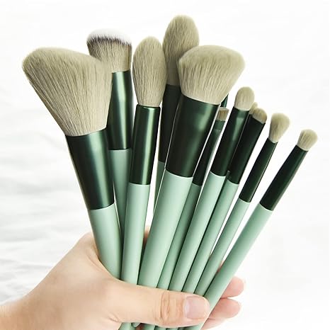 13-Piece Professional Makeup Brush Set – Soft & Durable